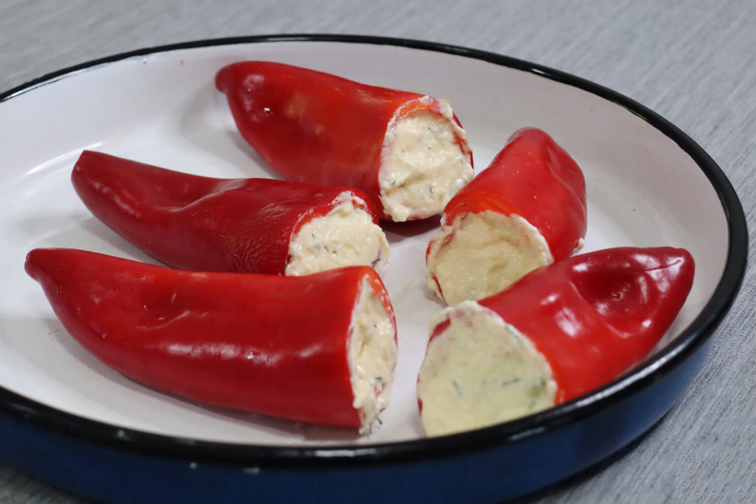 Najukusniji Recept Zape ene Punjene Paprike Sa Sirom Sofra recepti najukusniji-recept-zape-ene-punjene-paprike-sa-sirom-sofra-recepti