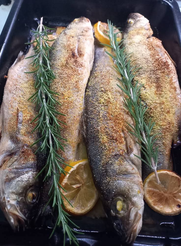 Pastrmka iz rerne – sočan i zdrav recept koji uvijek uspije - sofra ...